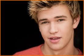  a pic of eddie from house of anubis