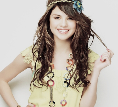  here's mine, Selena with smiling..^^