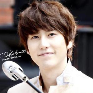 yes, I want you to marry Hangeng, Kyuhyun but if you marry, I'll kill you!
# killer
hahaha ... sorry, just kidding
kyu oppa just mine!