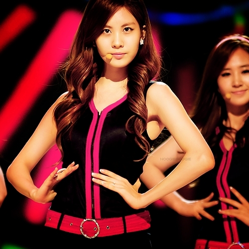  seohyun^^ and this:http://yeinjee.com/wp-content/uploads/2010/11/snsd-hoot-live-4.jpg