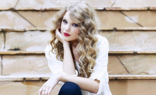 Here's mine <3
http://weheartit.com/latinbaby?page=2
http://thechicnotebook.wordpress.com/category/taylor-swift/
