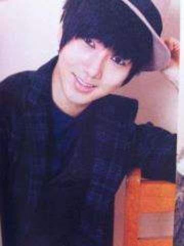  yesung...sorry i'm late...can i Загрузить 1 pic of yesung wear hat?????