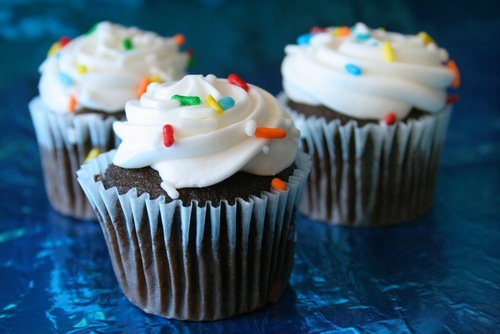 I like the little cupcakes like these. 