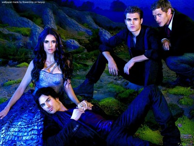 I really love this one... i love blue and there is Delena!
