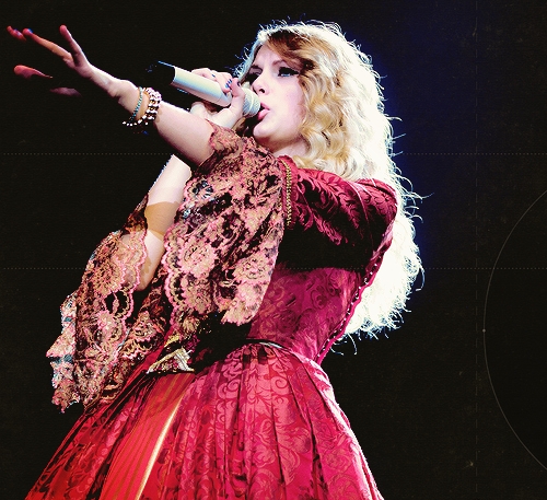 Love story live performance- Fearless tour :)