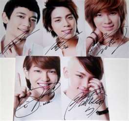  SHINee~~~~~~~ They were my first Kpop band and i adore themmm! :3