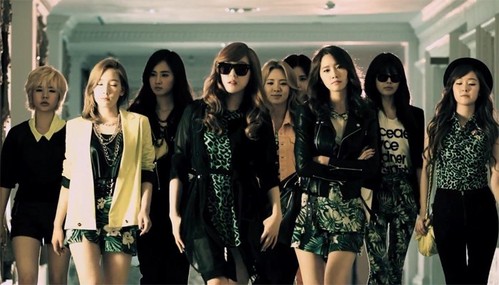  Paparazzi,they release its teaser on May,29,2012