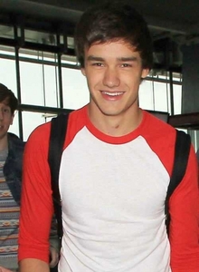  OMG, i would so choose liam. leeyum. soz don't know how to spell that ^ coz just look at him. gorgeous. danielle is lucky.