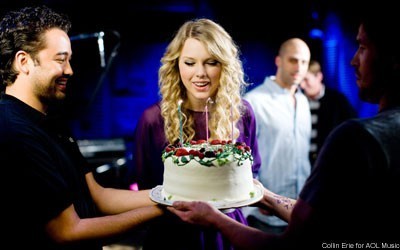  Happy Birthday honey! I hope all your wishes will come true and that you'll meet Tay one day! <13 (probably this is one of your wishes but..haha I just wanted to mention it seperately ;D) Have a great 日 today! :D