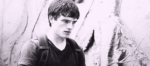  JOSH ! Will toi marry me ? I've always a dit : Peeta the boy with the pain --> Peeta the boy in my bed. Hehehe.