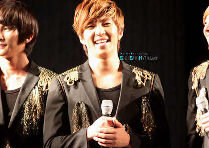 I wuv this pic it is Soohyun from U-KISS!! <3