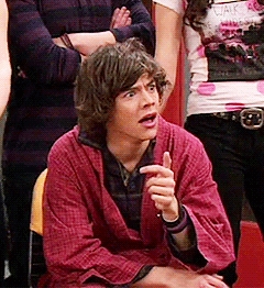  this funny shocked pic of Harry .. when 1D guest stared on iCarly