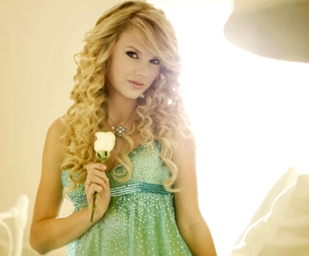  http://teenchivenew.none18.netdna-cdn.com/wp-content/uploads/2010/12/taylor-swift-pretty-green-dress-curly-hair.jpg ----- Check the Link too Please..:)) Hope Ты Like..!!