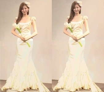  i like seo in this wedding dress.. *_*