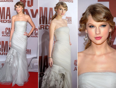  Taylor wearing white.