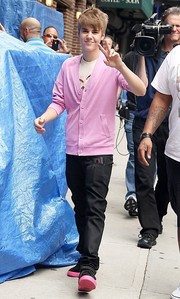 Post a pic of Justin wearin anthing Pink in the year2011