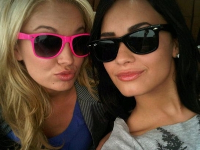  Post a pic of demi आप think I've never seen before. :)