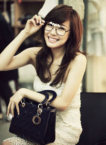 <Contest> Post pic of Fany with sunglasses/glasses