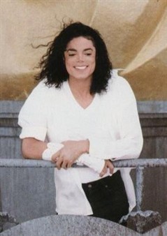 Hey Michael Jackson fans this is for u and Michael as well :) Tell me wat you are thankful for <3