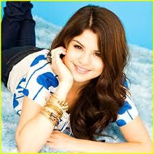  Post a picture of Selena gomez!