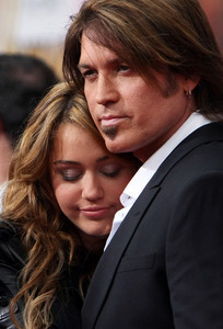  Do Du think that Miley's Dad - Billy strahl, ray Cyrus is Cute?