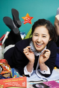  why yuri not like her smile line? i want to knew she really has wonderful smile