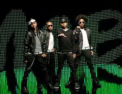  post a pic of mindless behavior