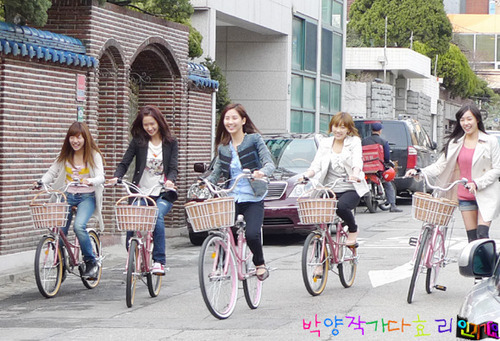  (CONTEST)post a pic of any snsd member(s) is riding bicycle