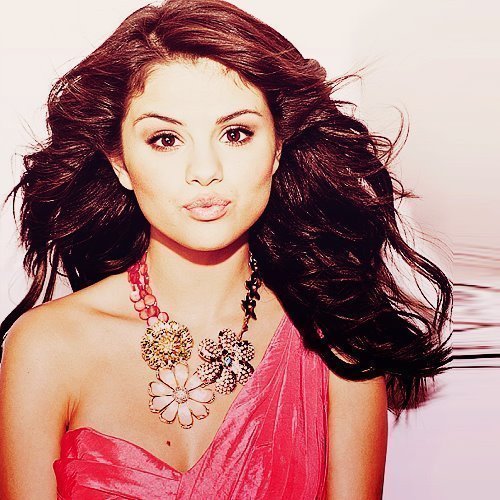  Post A litrato Of Selena In kulay-rosas Or Purple