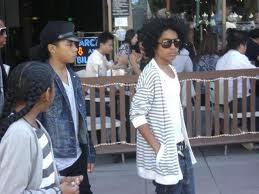  if one jour toi were walking and toi saw princeton and yall started to talk and one jour he asked toi out and he asked toi to do it with he what would toi do hint hint