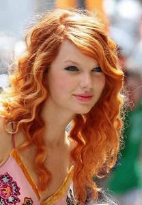 post a pic of taylor swift with another hair color! 