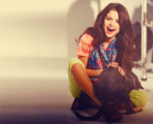 Hey guys tell me where to get Selena's new dream out loud photoshoot from? Please help!!!