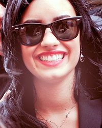  Post A Picture Of Demi wearing Sunglasses (Props Given)