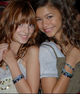 Post a picture of Bella and Zendaya together...