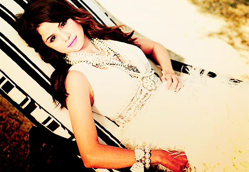  Post any bila mpangilio pic of Selena Gomez a Really Awesome Pretty One wewe upendo PROPS!!!