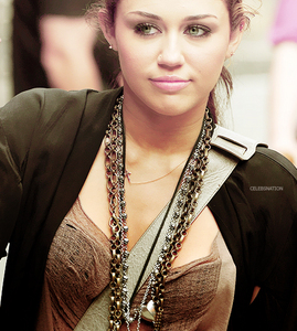 post a beautiful pic of miley :D 
1st- 9 props
2nd- 6 props
3rd- 3 props