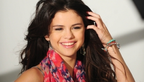Post A Pic Of Selena In The 2012 Spring Dream Out Loud Photoshoot!