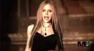 In this pic Avril Lavigne looks like which DP?
