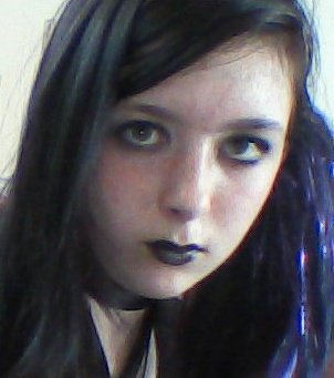  Do i look like any Gothic, Scary atau Evil person(Character atau real)???