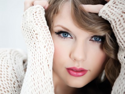  Please post the best pic of taylor from a photoshoot!!
