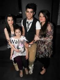  I HAVE A pertanyaan PLZ ANSWER IF anda KNOW THE CORRET ANSWER... Is zayn malik the oldest from is siblings?