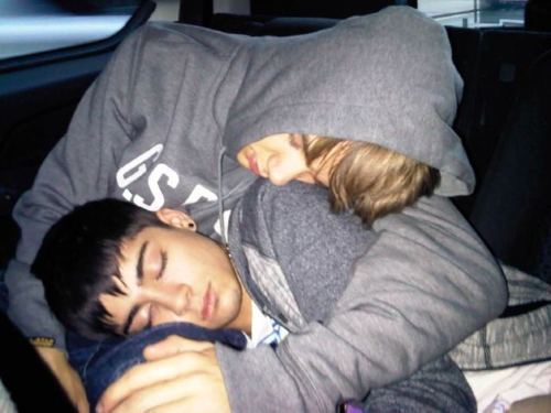  Post a pic of Liam and Zayn, very cute. For 3 hommages !!!!
