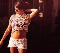 post a pic with Selena in shorts