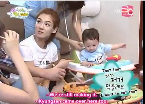  (COntest) Post a cute picture of ur a SNSD member with the baby Kyungsan!