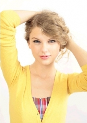  Post a pic of tay looking very natural<3