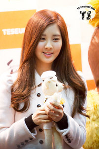  (contest)seohyun with toys