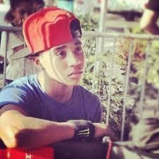  wat if u r outside waitin 4 MB 2 walk out wen de do u see ROC and shout "I LIKE UR SNAPBACK" he sees u & smiles then comes over and signs his # then gives it 2 u "Have It" he says winking @ u wat wud u do