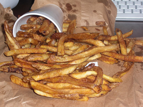 Just randomness but anyone here been to five guys if so can u finish a small frie lol everything is just so huge!