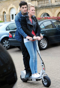  ~PROPS~ POST A PIC OF ZAYN AND PERRIE