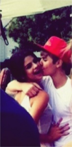 Post a picture of your favorite / the cutest Jelena picture you have ever seen :)
